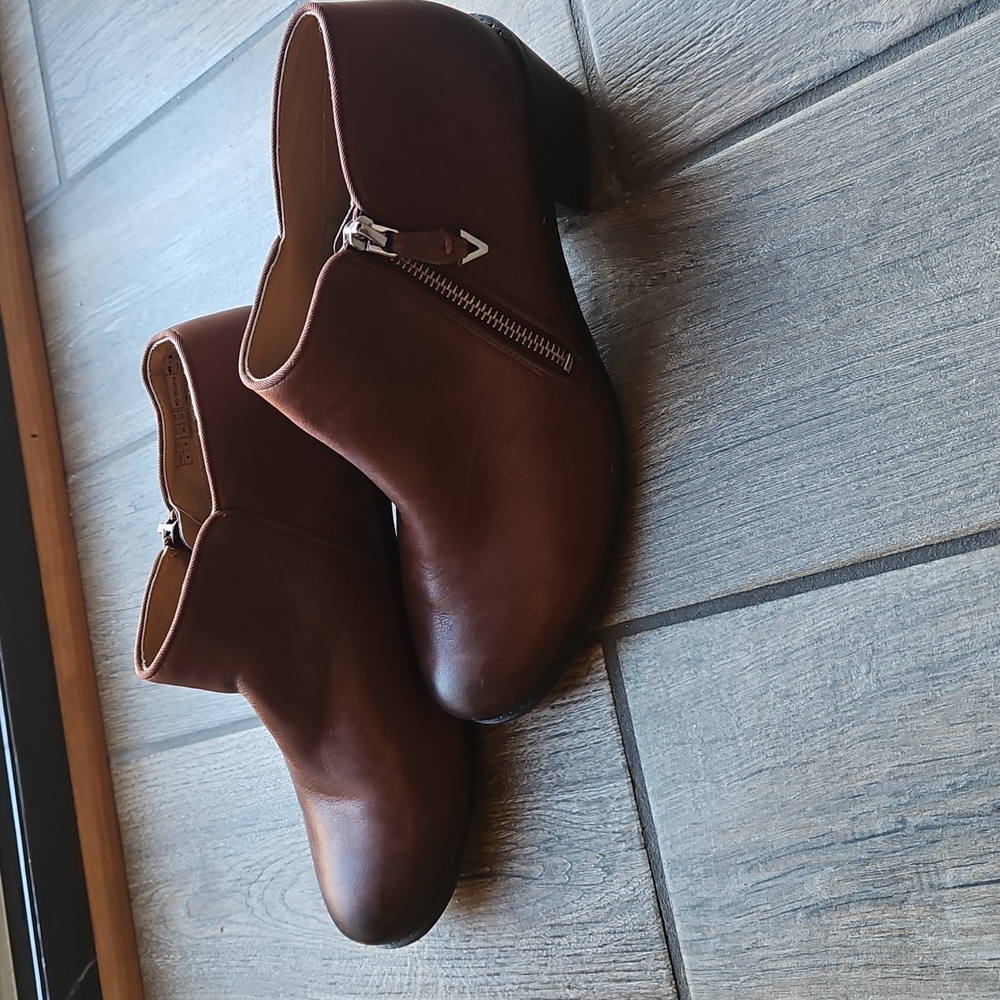 Vionic Jolene Ankle Boots View 3